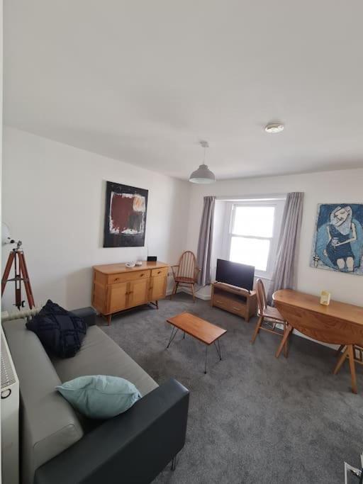 Beautiful And Bright !! Town/Harbour Apartment #2 بينزانس المظهر الخارجي الصورة